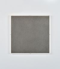 Particolare del lato in alto della prima I di infinito by Giovanni Anselmo contemporary artwork