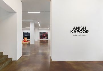 Exhibition view: Anish Kapoor, Anish Kapoor, Kukje Gallery K1, K2, K3, Seoul (30 August–22 October 2023). Courtesy Kukje Gallery.