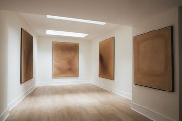 Exhibition view: Leonardo Anker Vandal and Leonardo Brinati, Under a Dome, Cadogan Contemporary, London (1–18 September 2021). Courtesy Cadogan Contemporary.