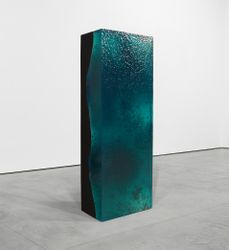 Ashley Bickerton, 0°36'06.2"N, 131°09'41.8"E 1 (2022). Resin, fibreglass, stainless steel, wood. 182.5 x 61 x 41 cm. Courtesy the artist and Lehmann Maupin, New York, Hong Kong, Seoul, and London.