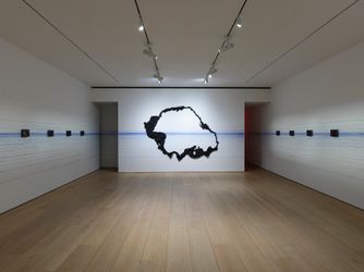 Exhibition view: Teresita Fernández, Maelstrom, Lehmann Maupin, 501 West 24th Street, New York (12 November 2020–23 January 2021). Courtesy the artist and Lehmann Maupin, New York, Hong Kong, Seoul, and London.