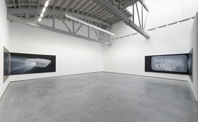 Exhibition view: Tala Madani, Shit Moms, David Kordansky Gallery, Los Angeles (7 September—19 October 2019). Courtesy David Kordansky Gallery. Photo: Jeff McLane. 