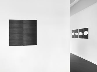 Exhibition view: Per Mårtensson, Kabinett, Anne Mosseri-Marilo Galerie, Basel (11 November–21 December 2017). Courtesy the artist and Anne Mosseri-Marilo Galerie.