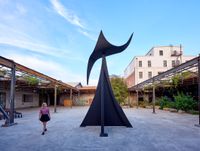 Feuille d’arbre by Alexander Calder contemporary artwork sculpture