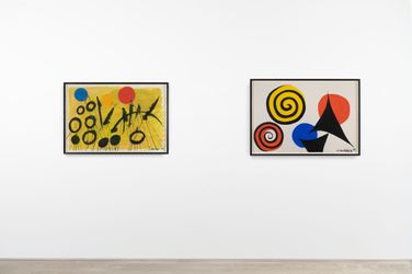 Exhibition view: Alexander Calder, Unfolding, Almine Rech, Avenue Matignon, Paris (13 October–12 November 2022). © 2022 Calder Foundation, New York / ADAGP, Paris. Courtesy Almine Rech. Photo: Ana Drittanti
