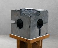Cubo de mármol negro by Diego Pérez contemporary artwork sculpture