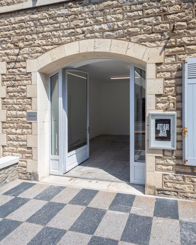Exterior view: Arthur Jafa, Part 1, Champ Lacombe, Biarritz (20 July–5 September 2024).