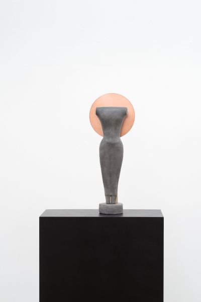 Habima Fuchs, Title Mirrors III (2019). Edition unique work. 45 x 11 x 11 cm; pedestal: 50 x 30 x 108 cm. Material ceramic and copper.
