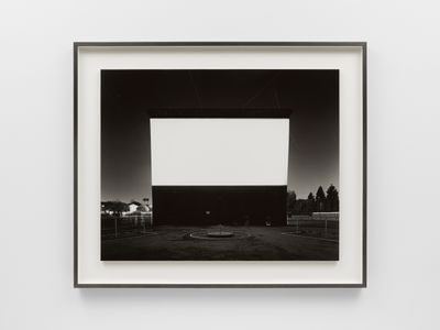 Hiroshi Sugimoto, Studio Drive-In, Culver City (1993). Gelatin - silver print. 119.4 x 149.2 cm. © Hiroshi Sugimoto.