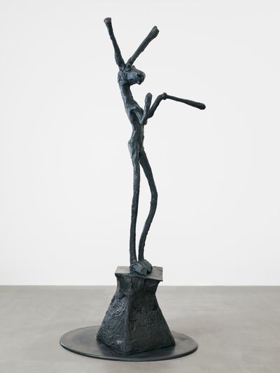Barry Flanagan, Juggler (1994). Bronze. 222.2 x 95.8 x 67.3 cm. Edition of 8. © Barry Flanagan.