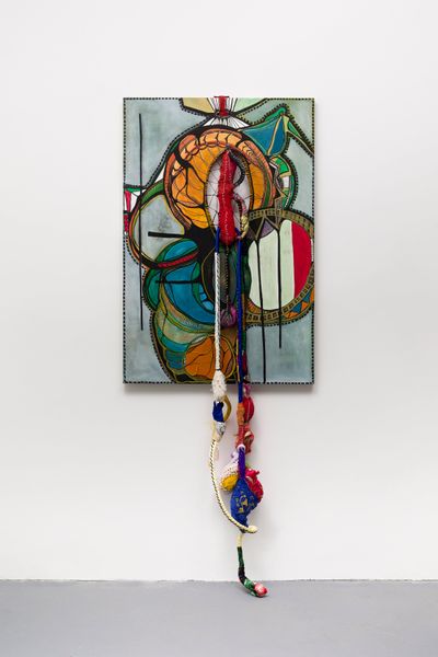 Sonia Gomes, Intervalo (2020–2021). Acrylic, gouache, acrylic marker, threads, different fabrics on canvas and different fabrics and rope. 219 x 80 x 20 cm (painting); 340 x 20 x 20 cm (pending).