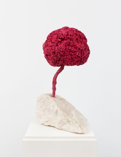 Yves Klein, Sculpture éponge rose sans titre (1959). Dry pigment and synthetic resin on natural sponge, metal stem, and stone base. 38.5 cm tall. © Artists Rights Society (ARS), New York/ADAGP, Paris.