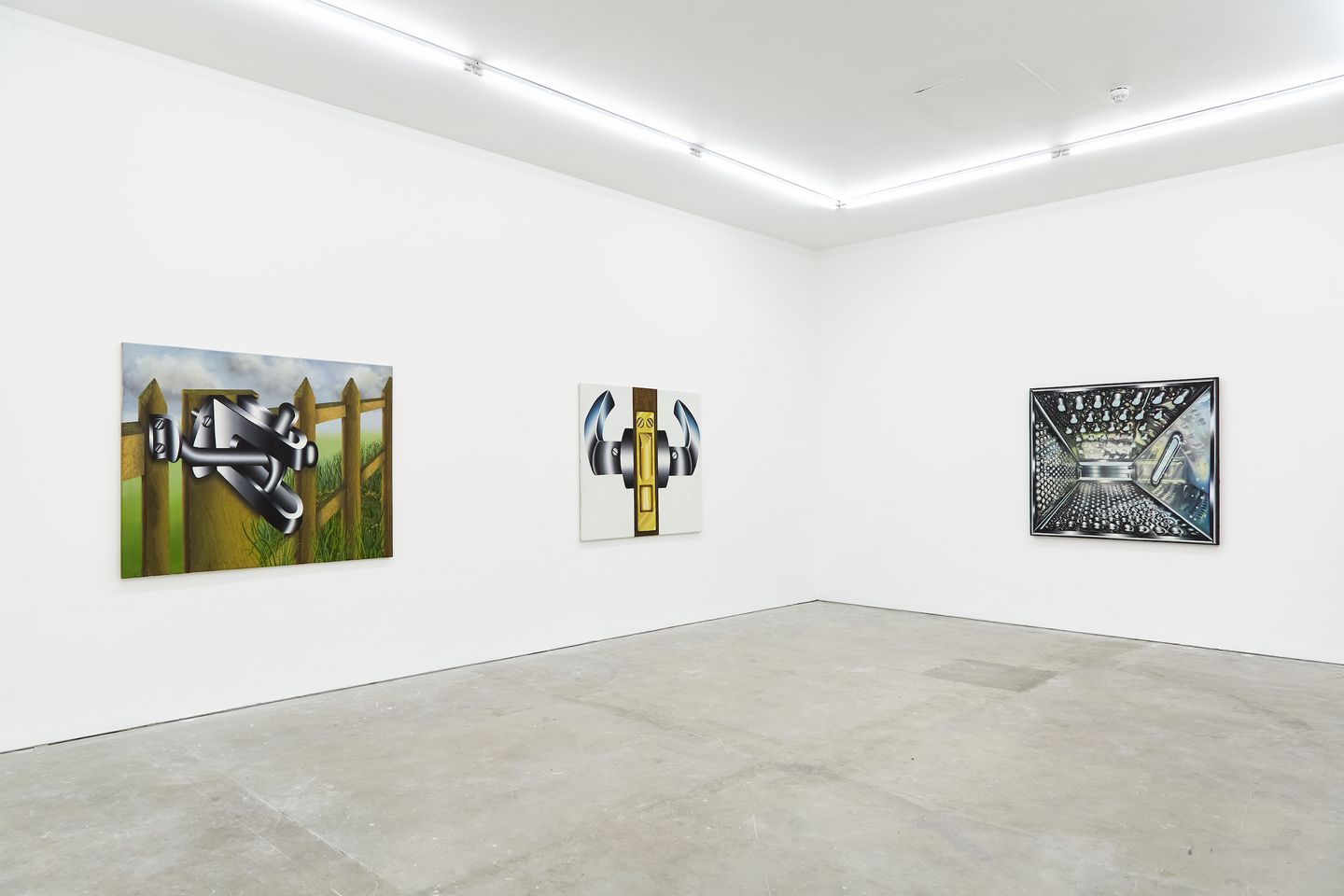 Exhibition view: Roberta Booth: Paintings 1972 – 1982, Castor, London (8 October–13 November 2021). Courtesy Castor.