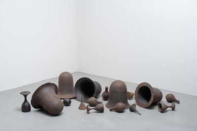 Tunga, Milky Fallings (1994). Iron and steel. Variable dimensions.