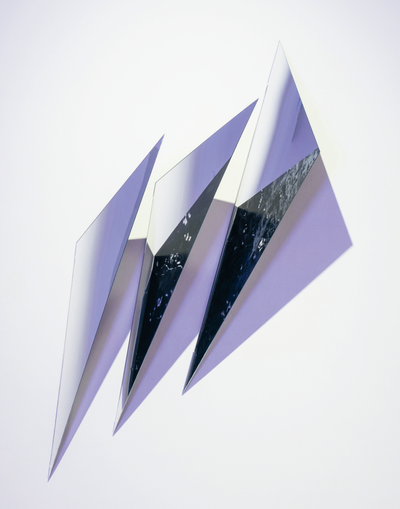 Zen Teh, Dual/Duel (2016). Photographic installation. Mirror, inkjet print. 124 × 100 cm. Edition of 5 + 1 AP. Installation view: In Silence, Pearl Lam Galleries, Gillman Barracks, Singapore (14 July–4 September 2016).