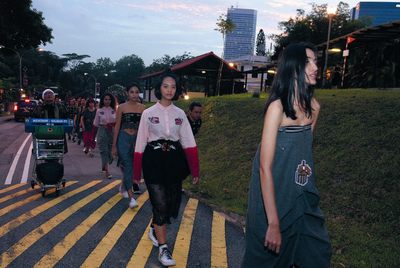 indieguerillas, Datang untuk Kembali (Arriving to Return) (2017). Performance in collaboration with Lulu Lutfi Labibi and Ari Wulu, Gillman Barracks, Singapore (13 January 2017). Part of CITIES FOR PEOPLE, NTU CCA Ideas Fest (13 November– 22 January 2017).