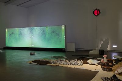 展览现场：“山演算”，高雄市立美术馆，高雄（2024年8月17日至11月24日）。图片提供：缓步动物。摄影：简豪江。