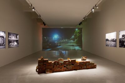 林彥翔，《迫降》，2024。展覽現場：2024臺北美術獎，臺北市立美術館，臺北（2024年11月14日至2025年3月2日）。圖片提供：臺北市立美術館。