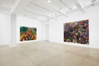 Exhibition view: Julie Mehretu, about the space of half an hour, Marian Goodman Gallery, New York (2 November–23 December 2020). © Julie Mehretu.