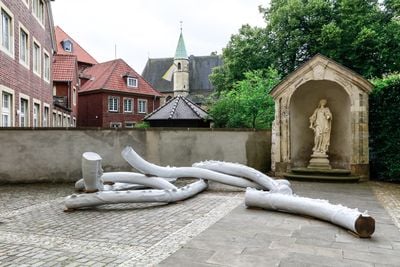 Nairy Baghramian, Beliebte Stellen / Privileged Points (2017). Skulptur Projekte Münster (10 June–1 October 2017).