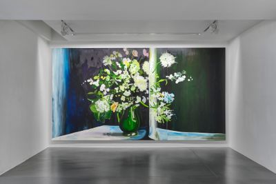 Clare Woods, Still Even (2019). Oil on aluminium. Three panels, each: 260 x 154 x 3 cm; overall: 260 x 462 x 3 cm. Exhibition view: Doublethink, Simon Lee Gallery, London (6 September–5 October 2019). Courtesy Simon Lee Gallery.