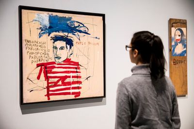 Jean-Michel Basquiat, Untitled (Pablo Picasso) (1984). Exhibition view: Basquiat: Boom for Real, Barbican Art Gallery, London (21 September 2017–28 January 2018). Private collection, Italy. Courtesy Barbican Art Gallery. © The Estate of Jean-Michel Basquiat. Licensed by Artestar, New York. Photo: © Tristan Fewings / Getty Images.