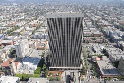 Equitable Life Building, Los Angeles. Courtesy Equitable Vitrines.