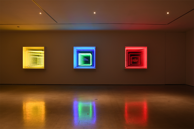 Iván Navarro, Murio La Verdad (2013); Nada (Ello Dira) (2013); No Se Puede Mirar (2013) (left to right). Neon, wood, paint, timer, mirror, one-way mirror and electric energy. 121.9 x 121.9 x25.4 cm each. Exhibition view: The Moon in the Water, Gallery Hyundai, Seoul (20 April–3 June 2018). Courtesy Gallery Hyundai, Seoul.