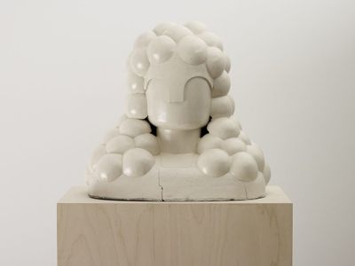 Renee So, Chan (2009). Glazed ceramic. 43 x 40 x 28 cm. Exhibition view: Bellarmines and Bootlegs, Henry Moore Institute, Leeds (8 March–2 June 2019). Courtesy Henry Moore Institute.