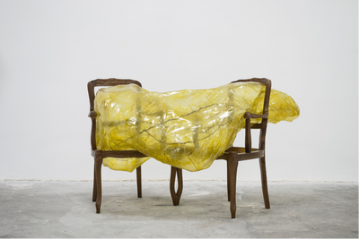 Silvia Giambrone, Untitled with thorns (2017). Wood chairs, acacia thorns, polyvinyl chloride, bitumen, and glass varnish. 150 x 85 x 85 cm. Courtesy Richard Saltoun Gallery.