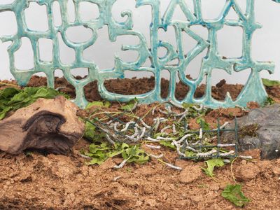 Candice Lin, The Worm Husband (Our Father) (2016). Silkworms, tank, glazed porcelain, plaster and heating mechanism, miscellaneous plant material. 61 x 31 x 150 cm. Commissioned by Gasworks.
