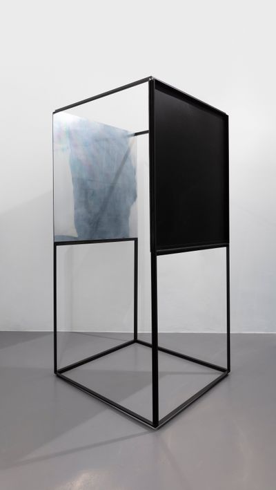 Michał Budny, Untitled (2021). Steel, synthetic lacquer, mirror 2 parts. Total: 200 x 100.5 x 100.5 cm.