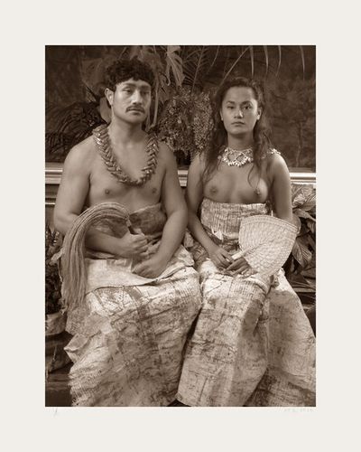 Yuki Kihara, Ulugali'i Samoa – Samoan Couple (2005). Pigment print on paper. Edition 11 of 25. 6.4 x 4.8 cm.