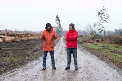 Iswanto Hartono and Reza Afisina from ruangrupa, kick-off of cooperation between documenta fifteen and HessenForst with tree planting action, 26 November 2021.