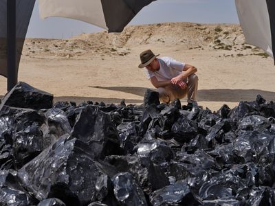 Olafur Eliasson, Your obsidian garden (2023). Galvanised steel, textile (white, anthracite), solar lamp, obsidian. 380 x 950 x 950 cm. Exhibition view: The curious desert, near the Al Thakhira Mangrove in Northern Qatar (19 March–15 August 2023).