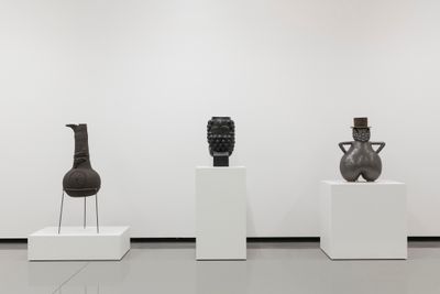 Left to right: Renee So, Bellarmine and Bootleg (2019); Bellarmine V (2011); Steatopygous Bellarmine (2022). Exhibition view: