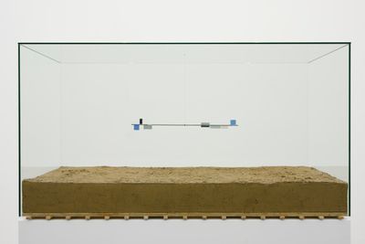 Mark Manders, Field Fragment (2022). Painted metal, painted sand, wood, glass. 92 x 172.5 x 78 cm.