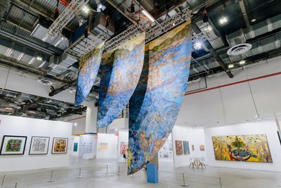 Khairulddin Wahab, The Lands Below the Winds (2024). Acrylic and charcoal on canvas. 500 x 500 x 160 cm. Installation view: ART SG, Singapore.