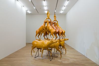 Bruce Nauman, Animal Pyramid (1989). Polyurethane foam, threaded rods, wire, paint, hot glue, and hardware. 365.8 x 213.4 x 243.8 cm. © 2024 Bruce Nauman / Artists Rights Society (ARS), New York. Pinault Collection.
