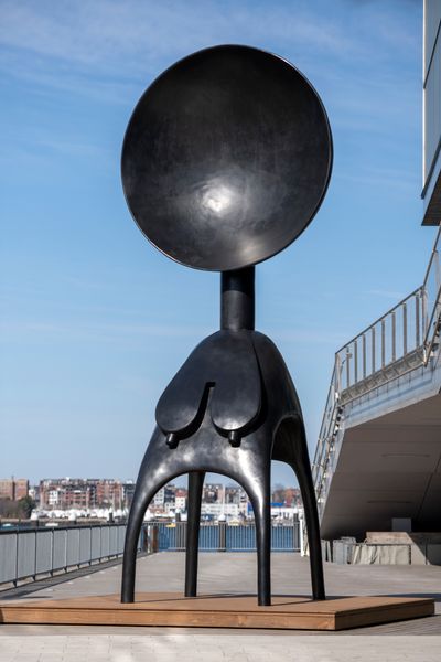 Simone Leigh, Satellite (2022). Bronze. 730 × 300 × 230 cm. Exhibition view: Institute of Contemporary Art, Boston (6 April–4 September 2023).