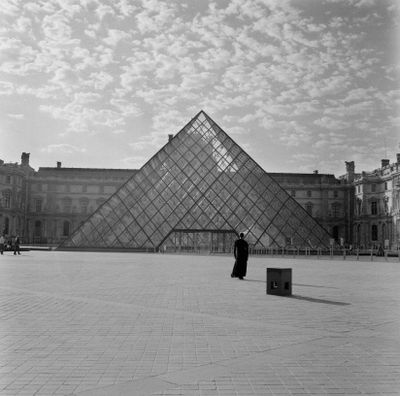 Carrie Mae Weems, The Louvre from 'Museums' (2006). © Carrie Mae Weems.