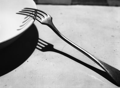 André Kertész, Étude avec une fourchette, Paris (1928). © Donation André Kertész, Ministère de la Culture (France), Médiathèque du patrimoine et de la photographie, diffusion RMN-GP.