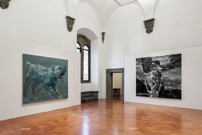 Left to right: Yan Pei-Ming, Chien hurlant (2022). Oil on canvas. 240 x 280 cm; Hitler, d'après Hubert Lanzinger (2012). Oil on canvas. 280 x 280 cm. Exhibition view: Painting Histories, Palazzo Strozzi, Florence (7 July–3 September 2023). Photo: Ela Bialkowska, OKNO studio.
