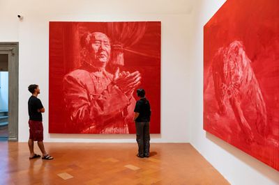 Left to right: Yan Pei-Ming, Mao rouge (2006). Oil on canvas. 350 x 350 cm; Tigre rouge vermillion de Chine (2023). Oil on canvas. 240 x 280 cm. Exhibition view: Painting Histories, Palazzo Strozzi, Florence (7 July–3 September 2023). Photo: Ela Bialkowska, OKNO studio.