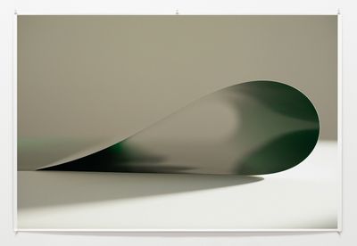 Wolfgang Tillmans, paper drop (green) (2019). Unframed inkjet print. 135 x 200 cm. © Wolfgang Tillmans.