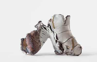 Harriet Hellman, Perspectives of Time II (2020). Stoneware.