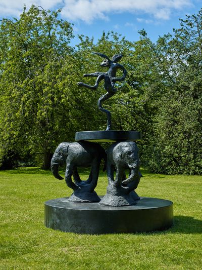 Barry Flanagan, Composition (2008). Exhibition view: Frieze Sculpture, Regent's Park, London (3 July–6 October 2019). Courtesy Waddington Custot, Stephen White/Frieze. Photo: Stephen White.
