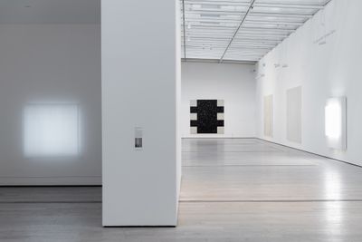 Exhibition view: Mary Corse: A Survey in Light, Los Angeles County Museum of Art (28 July–11 November 2019). Art © Mary Corse. Photo: © Museum Associates/LACMA.
