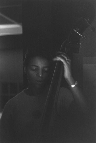 Roy DeCarava, Edna Smith, bassist (1950). © 2019 Estate of Roy DeCarava. All rights reserved. Courtesy David Zwirner.