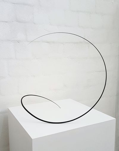 Otto Boll, Helix 8 (2017). Aluminium and black steel. 49 x 47 x 35 cm.